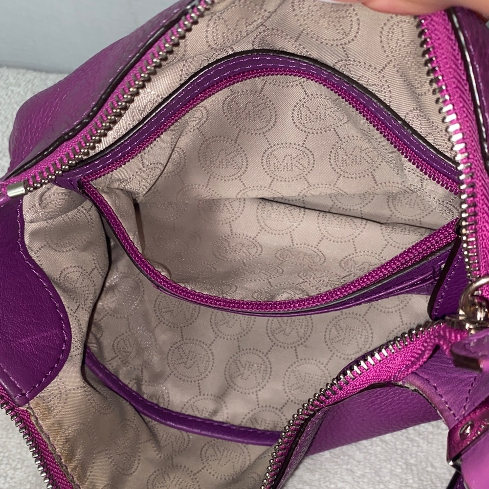 GUC Michael Kors Vibrant Purple Pebbled Leather Crossbody Bag - Picture 9 of 10